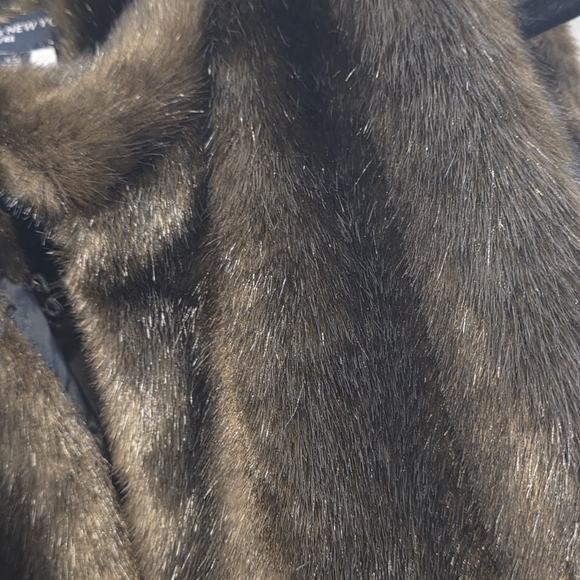 Jones New York Faux Fur Vest in Brown and Black - Picture 5 of 6